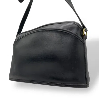 Pre-owned Coach Leather Shoulder Bag () In Black