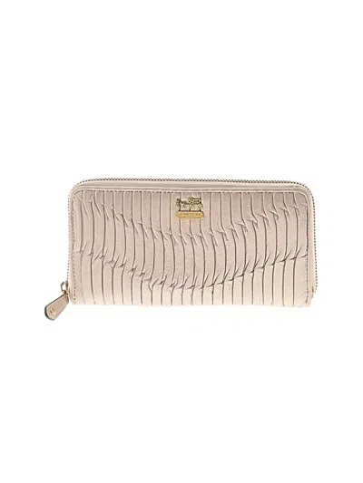 Pre-owned Coach Leather Wallet In Ivory