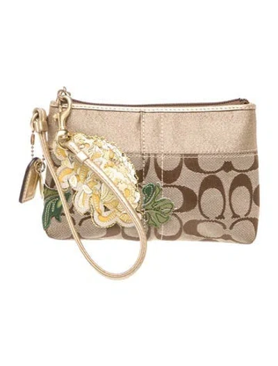 Pre-owned Coach Monogram Clutch In Neutral