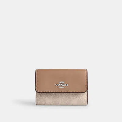 Coach Outlet Flap Card Case In Silver/sand/taupe