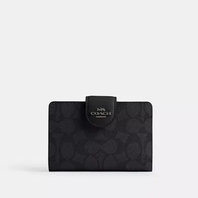 COACH OUTLET MEDIUM CORNER ZIP WALLET IN SIGNATURE CANVAS