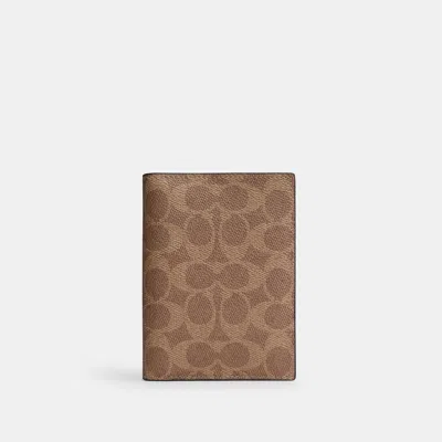 Coach Outlet Passport Card Case In Silver/tan/black