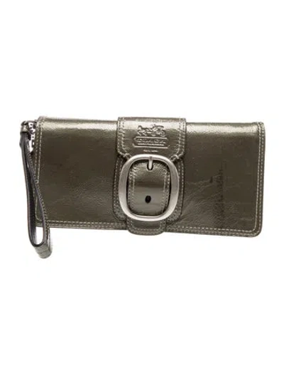 Pre-owned Coach Patent Leather Clutch In Green