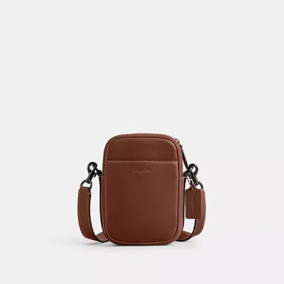 Coach In Redwood
