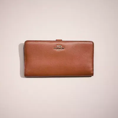 Coach Restored Skinny Wallet In Light Gold/saddle