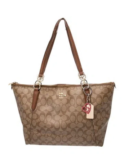 Pre-owned Coach Shoulder Bag In Brown