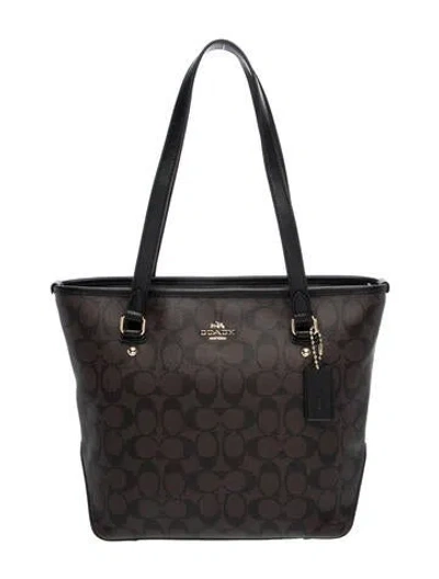 Pre-owned Coach Shoulder Bag In Brown