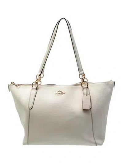 Pre-owned Coach Shoulder Bag In Gold