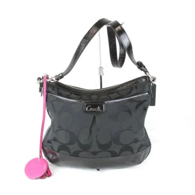 Pre-owned Coach Signature Signature Line Shoulder Bag ()