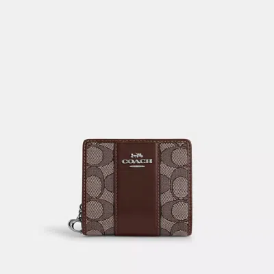 Coach Snap Wallet In Signature Jacquard In Brown