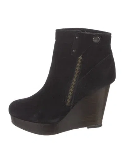 Pre-owned Coach Suede Boots In Black