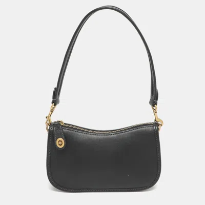 Pre-owned Coach Swinger Black Leather Shoulder Bag