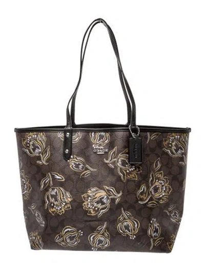 Pre-owned Coach Tote In Brown