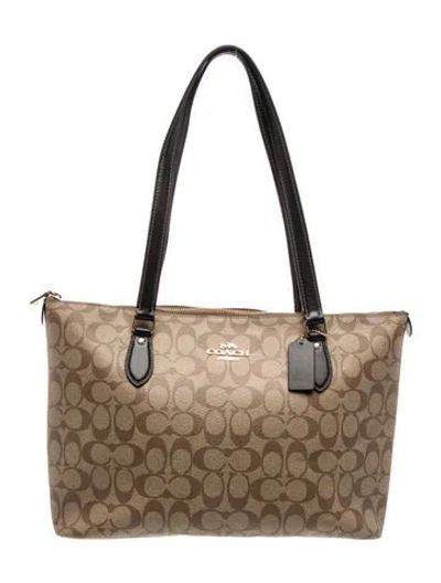 Pre-owned Coach Tote In Brown