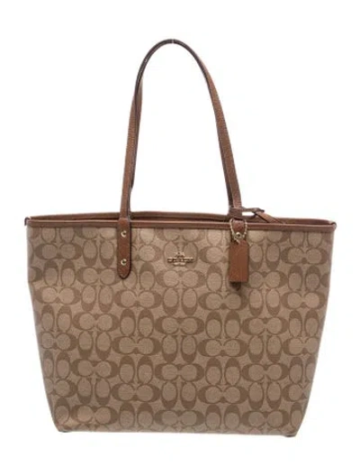 Pre-owned Coach Tote In Brown
