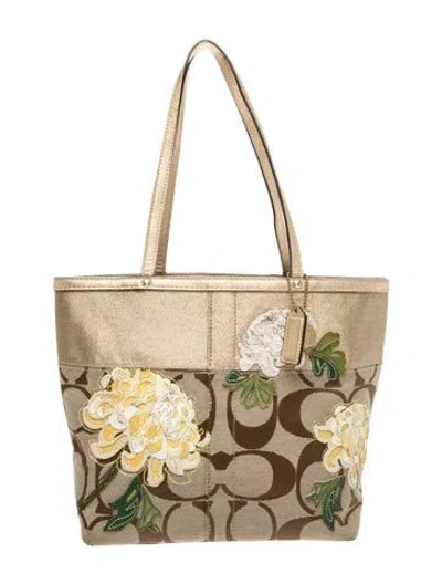 Pre-owned Coach Tote In Neutral