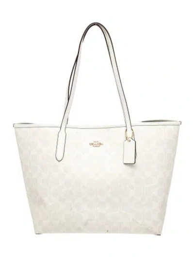 Pre-owned Coach Tote In Neutral