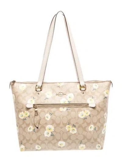 Pre-owned Coach Tote In Neutral