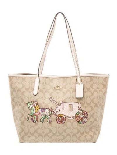 Pre-owned Coach Tote In Neutral