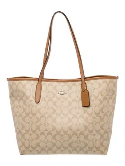 Pre-owned Coach Tote In Neutral