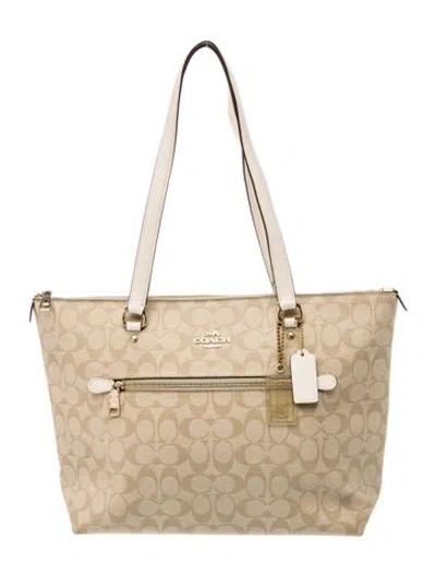Pre-owned Coach Tote In Neutral
