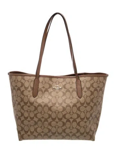 Pre-owned Coach Tote In Neutral