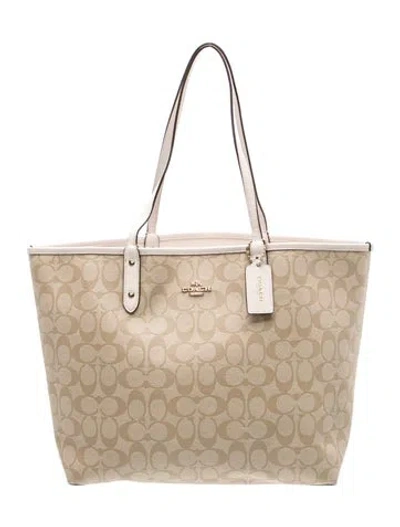 Pre-owned Coach Tote In Neutrals