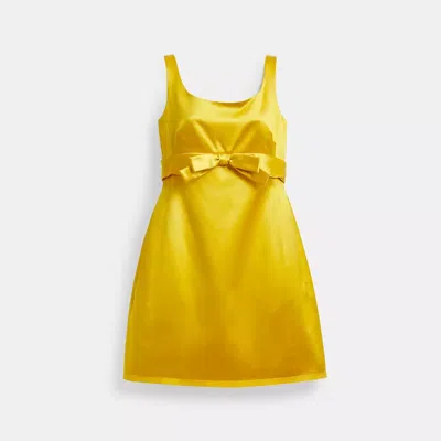Coach In Yellow