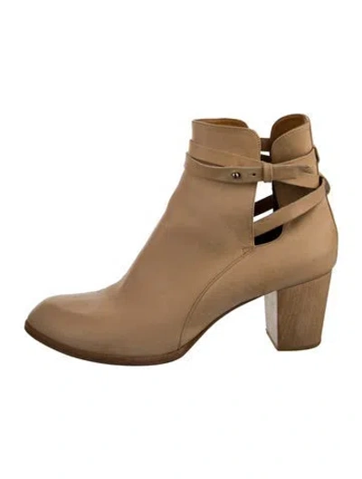 Pre-owned Coccinelle Leather Boots In Neutral