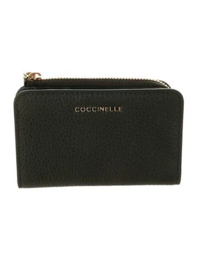 Pre-owned Coccinelle Leather Wallet In Green