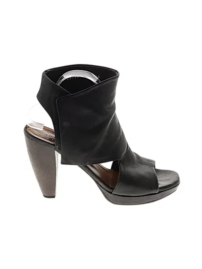 Pre-owned Coclico Heels In Black