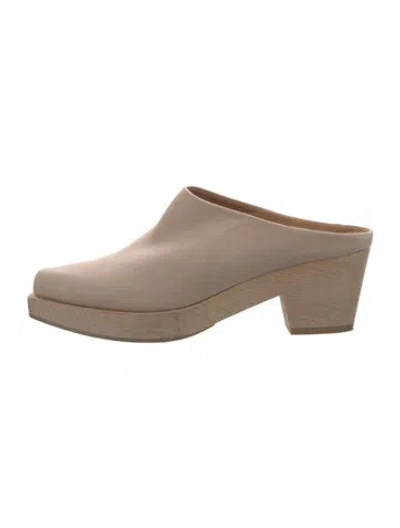 Pre-owned Coclico Leather Mules In Neutral