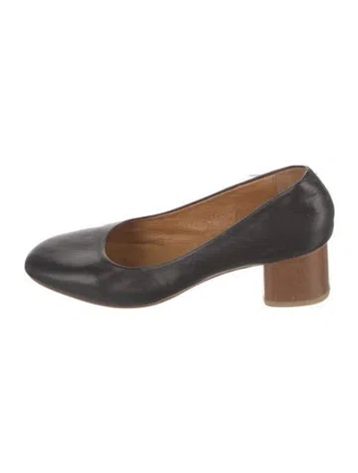 Pre-owned Coclico Leather Pumps In Black