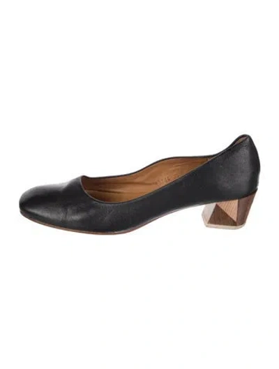 Pre-owned Coclico Leather Pumps In Black