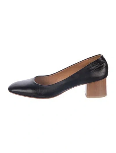 Pre-owned Coclico Leather Pumps In Blue
