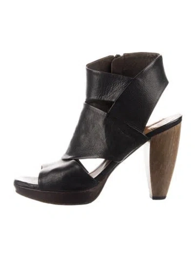 Pre-owned Coclico Leather Sandals In Black