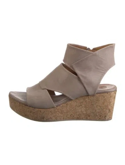 Pre-owned Coclico Leather Sandals In Neutral