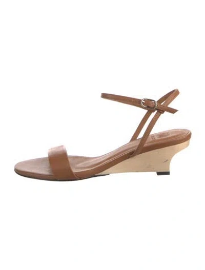 Pre-owned Coclico Leather Sandals In Neutral
