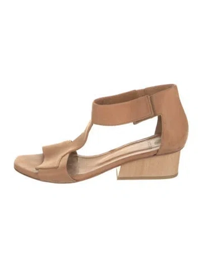 Pre-owned Coclico Leather Sandals In Neutral