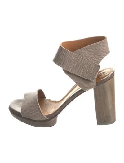 Pre-owned Coclico Leather Sandals In Neutrals