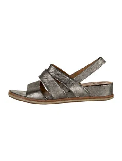 Pre-owned Coclico Leather Sandals In White