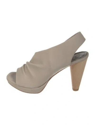 Pre-owned Coclico Leather Slingback Pumps In Gray