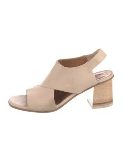 Pre-owned Coclico Leather Slingback Sandals In Neutral