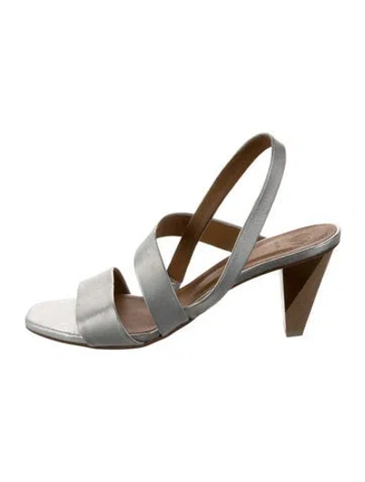 Pre-owned Coclico Leather Slingback Sandals In Silver