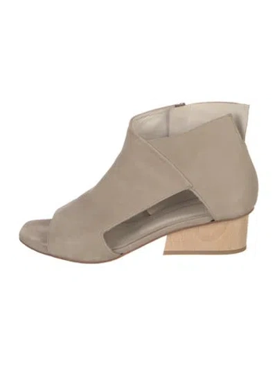 Pre-owned Coclico Suede Cutout Accent Sandals In Neutrals