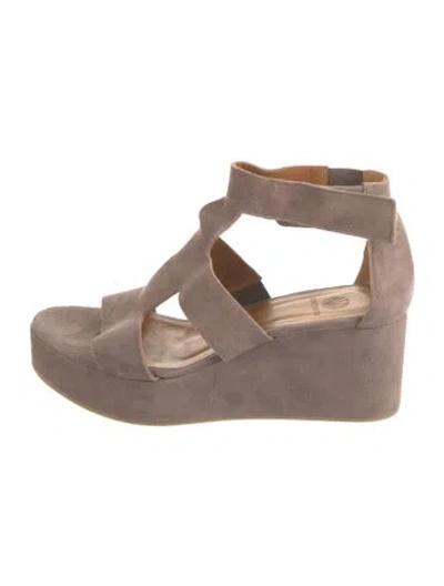 Pre-owned Coclico Suede Sandals In Neutrals