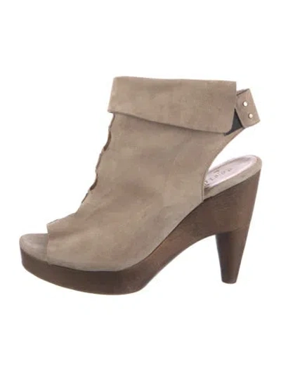 Pre-owned Coclico Suede Slingback Sandals In Neutral