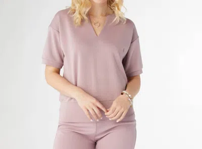 Coco + Carmen Hilarie V-neck Short Sleeve Banded Top In Misty Rose
