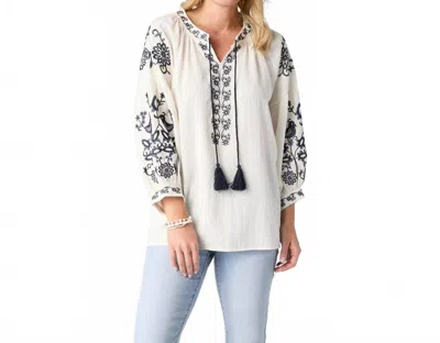 Coco + Carmen Karen Top In Natural In White
