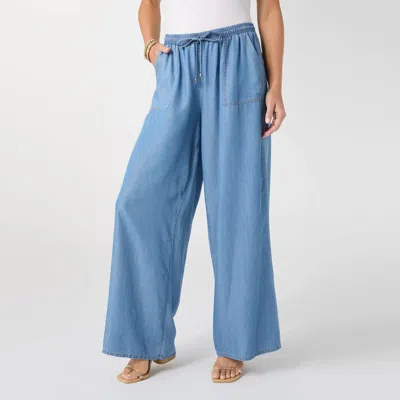 Coco + Carmen Khloe Chambray Pant With Pockets In Medium Denim In Blue